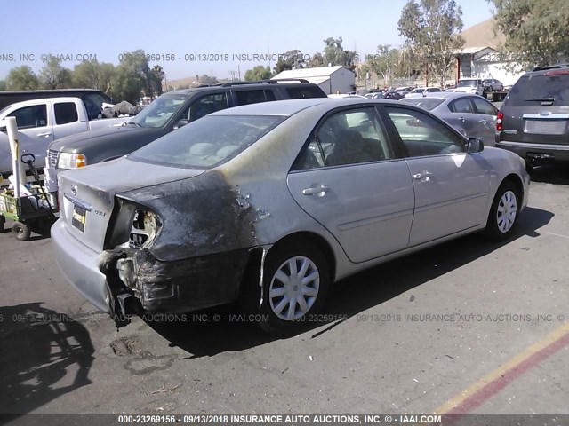 4T1BE32K05U976527 - 2005 TOYOTA CAMRY LE/XLE/SE SILVER photo 4