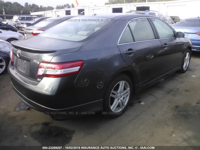 4T1BF3EK9AU516768 - 2010 TOYOTA CAMRY SE/LE/XLE 锡色 照片 4