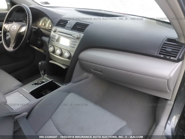 4T1BF3EK9AU516768 - 2010 TOYOTA CAMRY SE/LE/XLE 锡色 照片 5