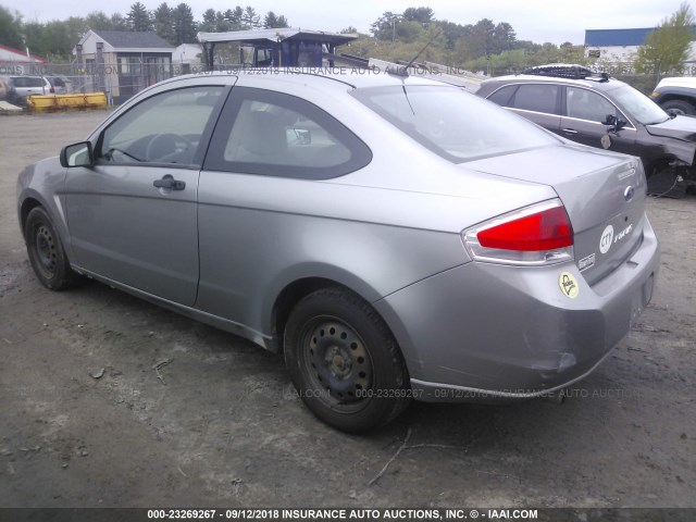 1FAHP32N48W294235 - 2008 FORD FOCUS S/SE GRAY photo 3