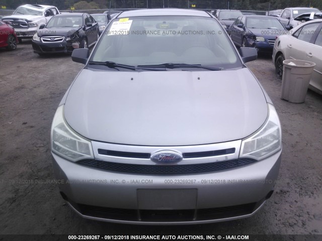 1FAHP32N48W294235 - 2008 FORD FOCUS S/SE GRAY photo 6