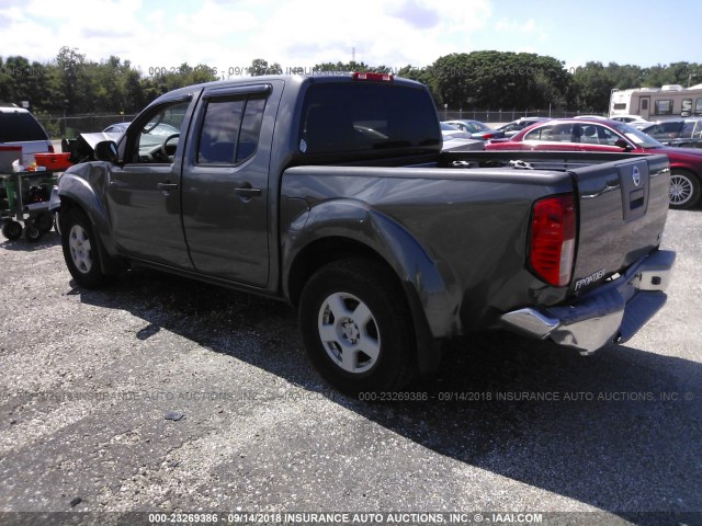 1N6AD07U26C416508 - 2006 NISSAN FRONTIER CREW CAB LE/SE/OFF ROAD GRAY photo 3