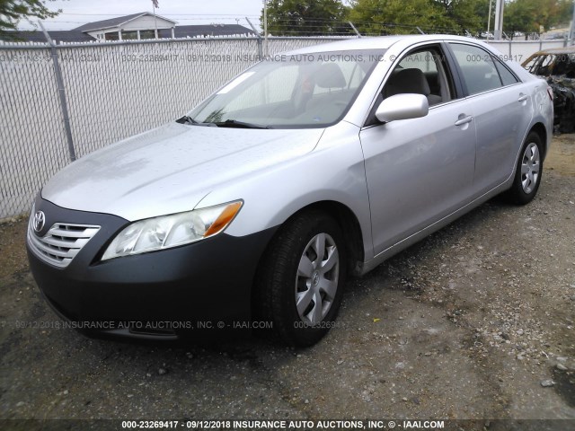 JTNBE46K373000847 - 2007 TOYOTA CAMRY NEW GENERAT CE/LE/XLE/SE SILVER photo 2