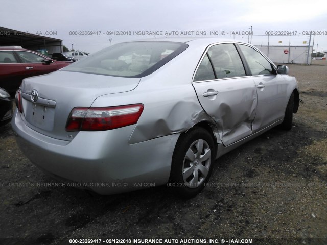 JTNBE46K373000847 - 2007 TOYOTA CAMRY NEW GENERAT CE/LE/XLE/SE SILVER photo 4