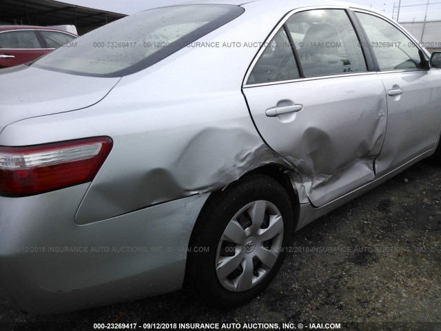 JTNBE46K373000847 - 2007 TOYOTA CAMRY NEW GENERAT CE/LE/XLE/SE SILVER photo 6