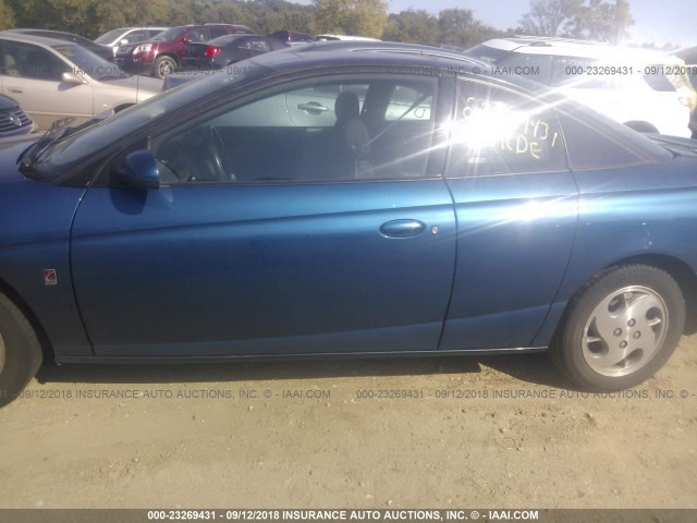 1G8ZR12702Z105384 - 2002 SATURN SC2 BLUE photo 6