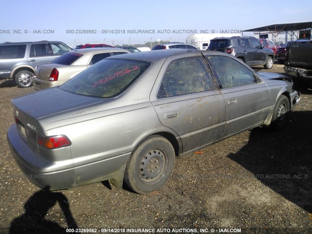 JT2BG22K4W0127091 - 1998 TOYOTA CAMRY CE/LE/XLE 银色 照片 4