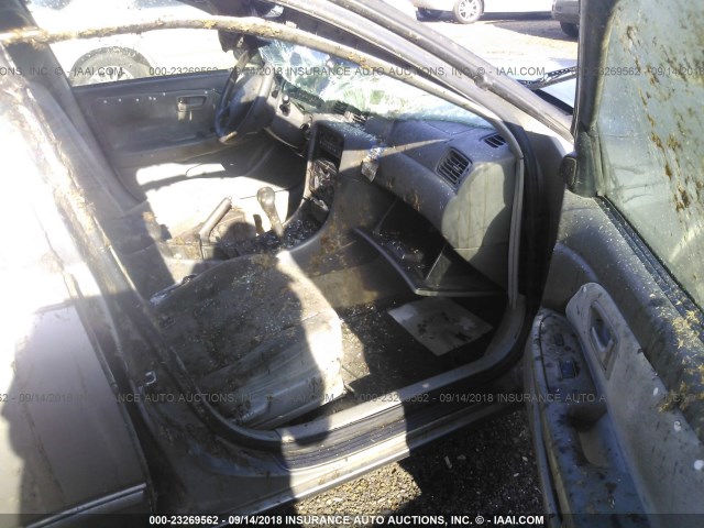 JT2BG22K4W0127091 - 1998 TOYOTA CAMRY CE/LE/XLE 银色 照片 5