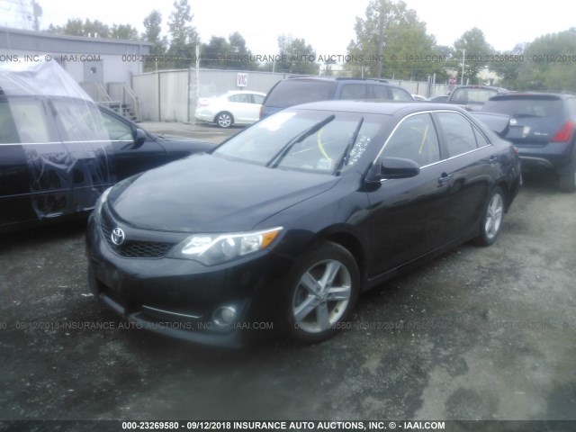 4T1BF1FK9DU675975 - 2013 TOYOTA CAMRY L/SE/LE/XLE 黑色 照片 2