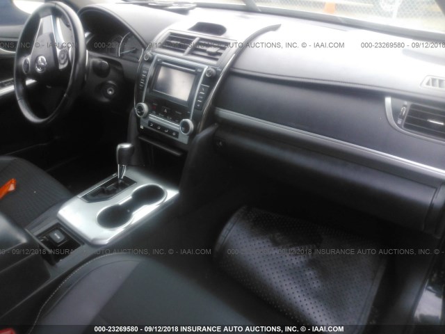 4T1BF1FK9DU675975 - 2013 TOYOTA CAMRY L/SE/LE/XLE 黑色 照片 5