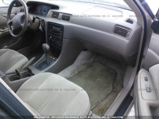 4T1BG22K01U074328 - 2001 TOYOTA CAMRY CE/LE/XLE 金色 照片 5