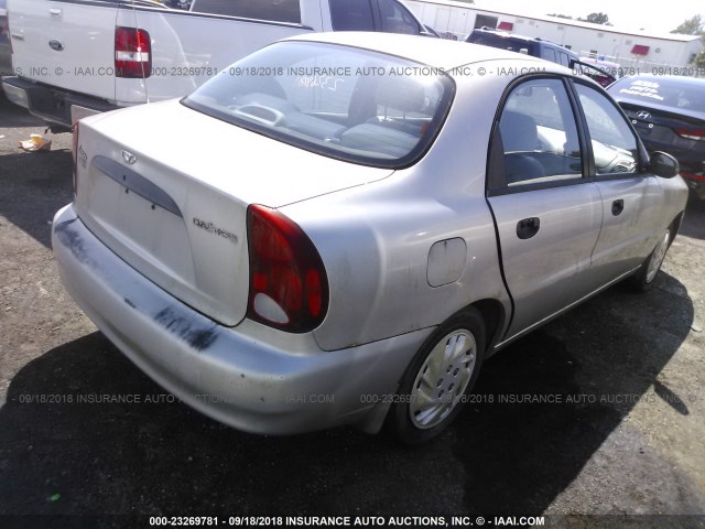 KLATA52602B702620 - 2002 DAEWOO LANOS S Plata foto 4