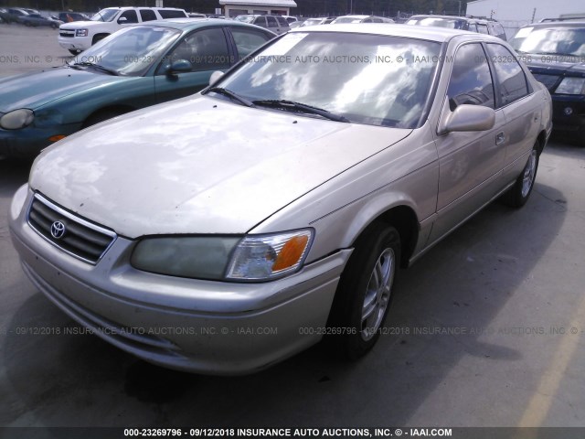 4T1BF22K41U131360 - 2001 TOYOTA CAMRY LE/XLE BEIGE photo 2