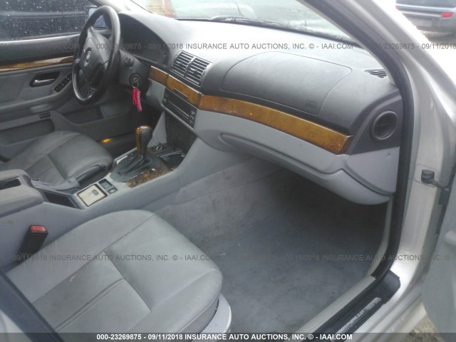 WBADT43421GX24180 - 2001 BMW 525 I AUTOMATIC SILVER photo 5