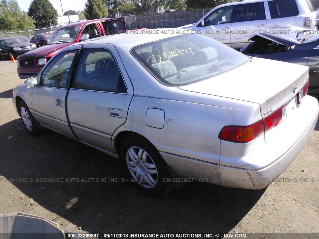 4T1BG22KXYU011442 - 2000 TOYOTA CAMRY CE/LE/XLE 银色 照片 3