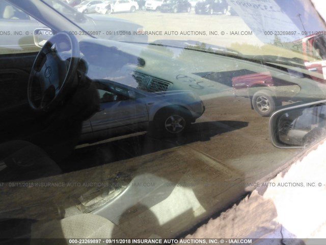 4T1BG22KXYU011442 - 2000 TOYOTA CAMRY CE/LE/XLE 银色 照片 5