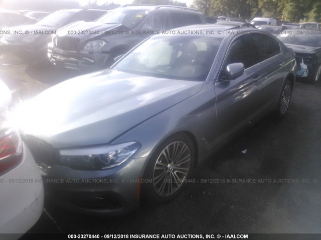 WBAJA7C55JWC75346 - 2018 BMW 530 XI SILVER photo 2