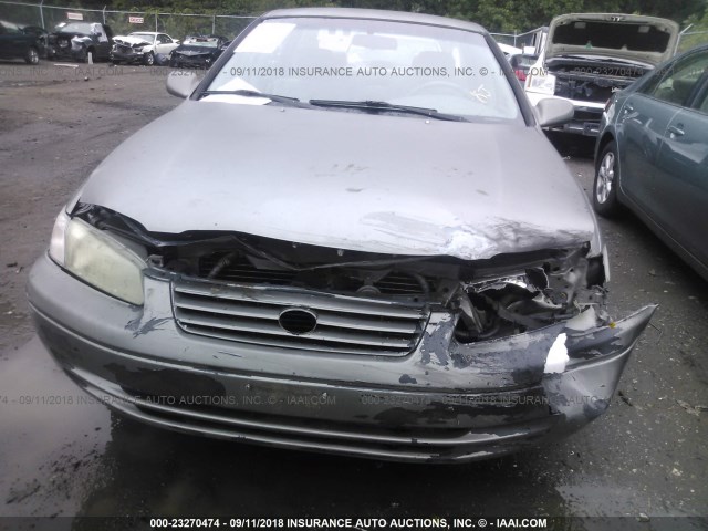 JT2BF22K6V0006158 - 1997 TOYOTA CAMRY LE/XLE 灰色 照片 6
