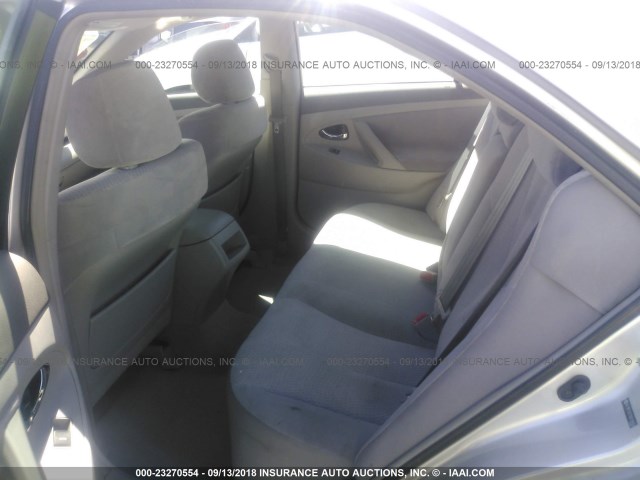 4T1BF3EK7AU518454 - 2010 TOYOTA CAMRY SE/LE/XLE ვერცხლისფერი ფოტო 8