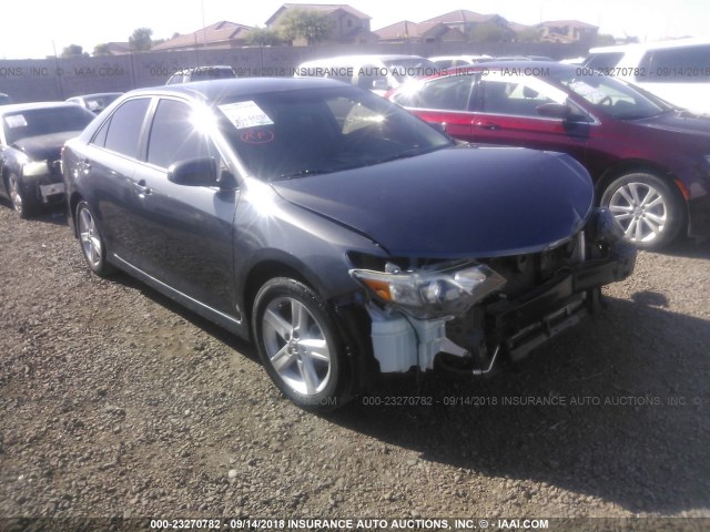 4T1BF1FK1EU447972 - 2014 TOYOTA CAMRY L/SE/LE/XLE 灰色 照片 1