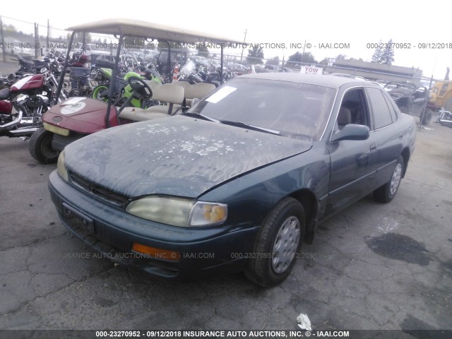 4T1BG12K3TU941203 - 1996 TOYOTA CAMRY DX/LE/XLE მწვანე ფოტო 2