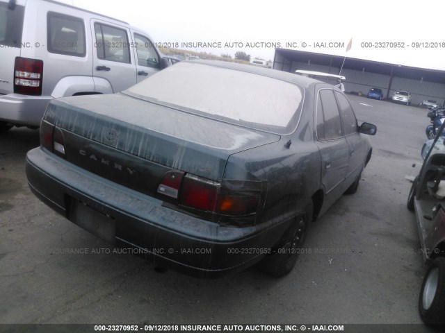 4T1BG12K3TU941203 - 1996 TOYOTA CAMRY DX/LE/XLE მწვანე ფოტო 4