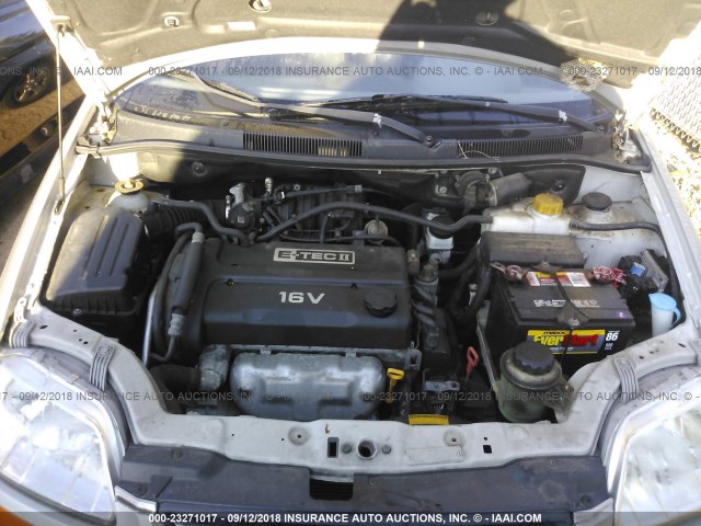 KL1TD62685B396915 - 2005 CHEVROLET AVEO LS SILVER photo 10