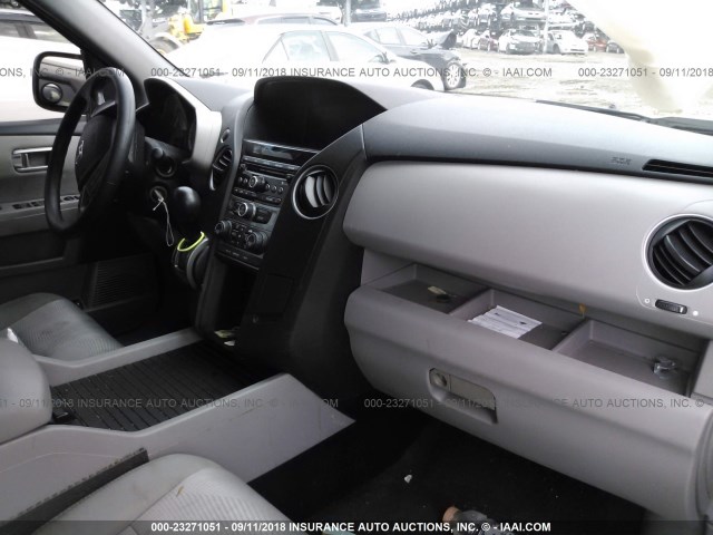 5FNYF3H24DB036287 - 2013 HONDA PILOT LX WHITE photo 5