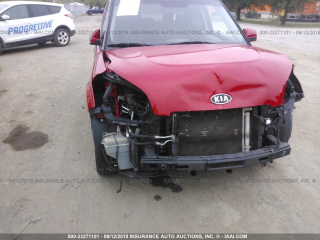 KNDJT2A27B7239577 - 2011 KIA SOUL +/!/SPORT RED photo 6