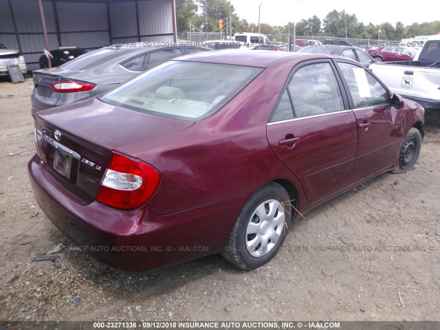 4T1BE32KX2U026865 - 2002 TOYOTA CAMRY LE/XLE/SE RED photo 4