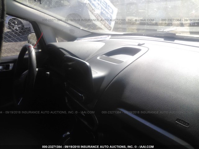 MAJ3P1TE5JC163819 - 2018 FORD ECOSPORT SE GRAY photo 5