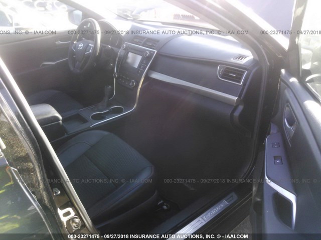 4T1BF1FKXFU088249 - 2015 TOYOTA CAMRY LE/XLE/SE/XSE 黑色 照片 5