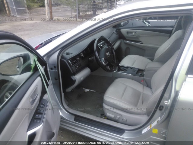 4T1BK1FK4GU572253 - 2016 TOYOTA CAMRY XSE/XLE Gümüş foto 5