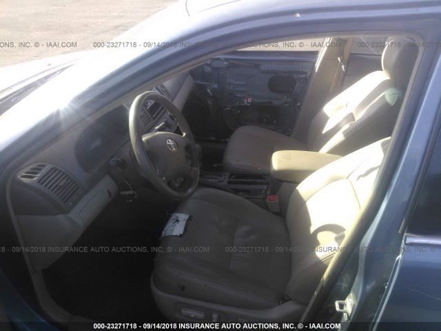 4T1BE32K74U900902 - 2004 TOYOTA CAMRY LE/XLE/SE Көк фото 5