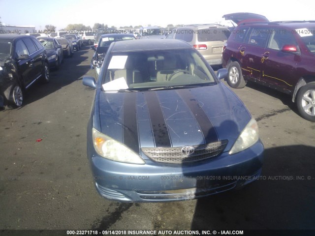 4T1BE32K74U900902 - 2004 TOYOTA CAMRY LE/XLE/SE Көк фото 6