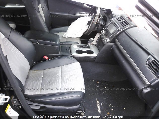 4T1BF1FK7CU110431 - 2012 TOYOTA CAMRY SE/LE/XLE BLACK photo 5