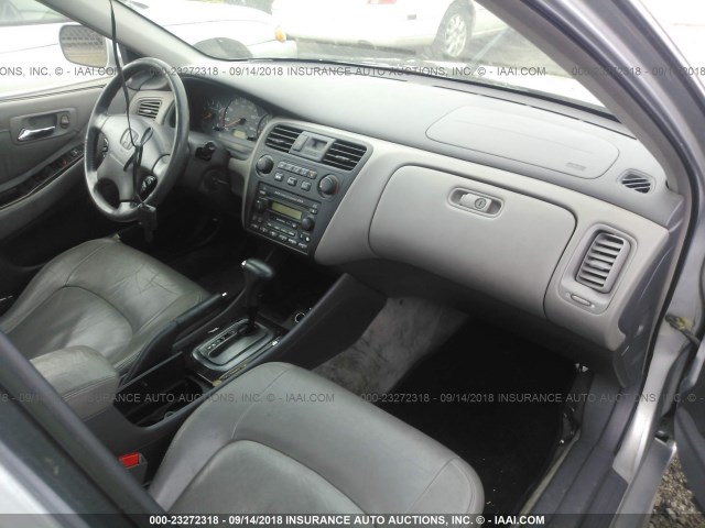 1HGCG56642A095565 - 2002 HONDA ACCORD EX SILVER photo 5