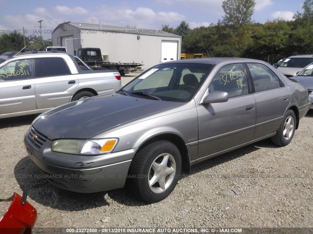 4T1BG22K0VU155822 - 1997 TOYOTA CAMRY CE/LE/XLE 灰色 照片 2