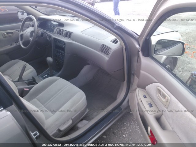 4T1BG22K0XU422654 - 1999 TOYOTA CAMRY CE/LE/XLE 米色 照片 5