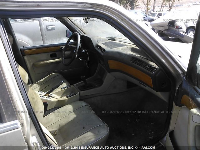 WBAFF7403E7396559 - 1984 BMW 733 I GOLD photo 5