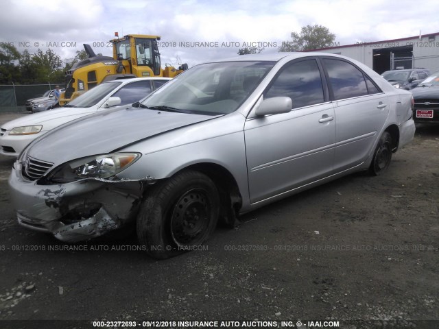 4T1BE32K25U427069 - 2005 TOYOTA CAMRY LE/XLE/SE Gümüş foto 2