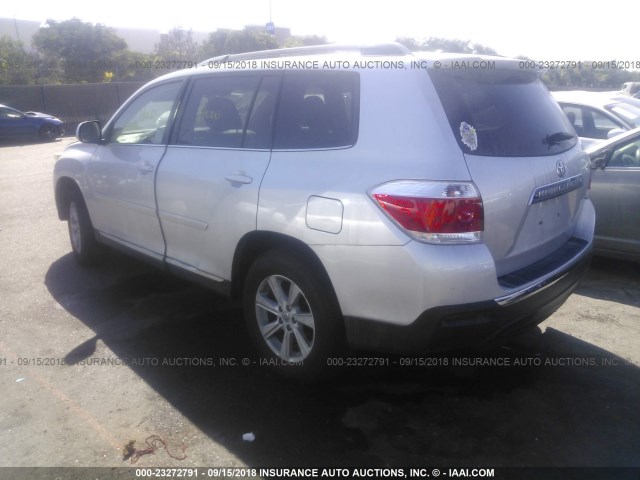 5TDZK3EH8CS078982 - 2012 TOYOTA HIGHLANDER SE SILVER photo 3