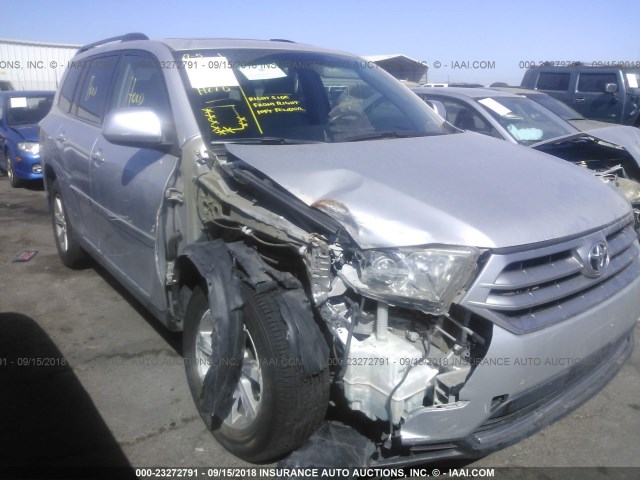 5TDZK3EH8CS078982 - 2012 TOYOTA HIGHLANDER SE SILVER photo 6