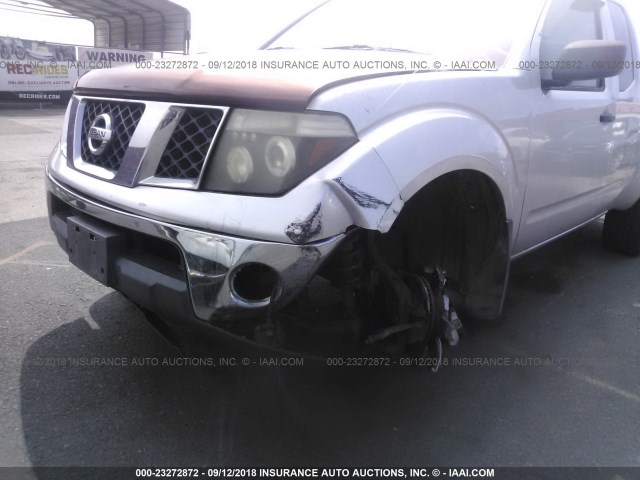 1N6AD06U28C422619 - 2008 NISSAN FRONTIER KING CAB LE/SE/OFF ROAD SILVER photo 6