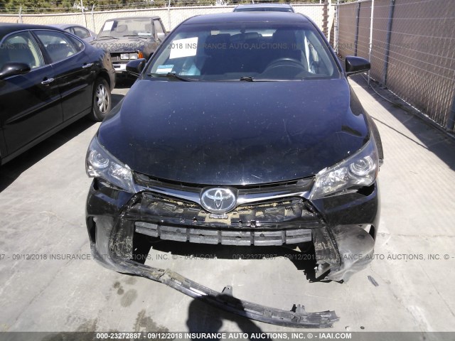 4T1BF1FK3FU053228 - 2015 TOYOTA CAMRY LE/XLE/SE/XSE 深蓝色 照片 6