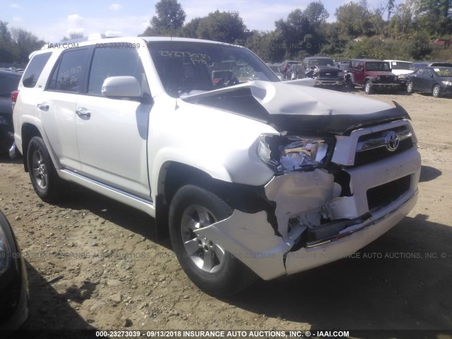 JTEBU5JR1B5033033 - 2011 TOYOTA 4RUNNER SR5/LIMITED/TRAIL WHITE photo 6