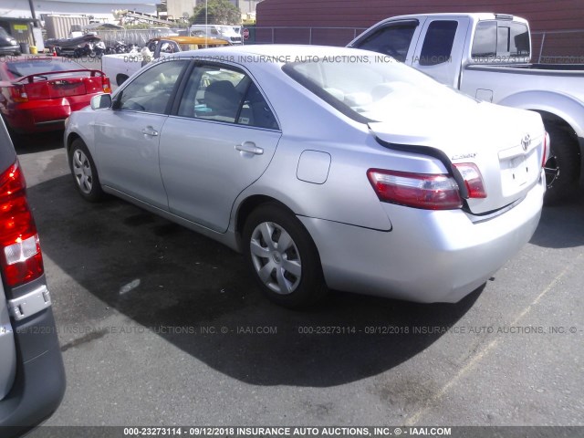JTNBE46K673047306 - 2007 TOYOTA CAMRY NEW GENERAT CE/LE/XLE/SE SILVER photo 3