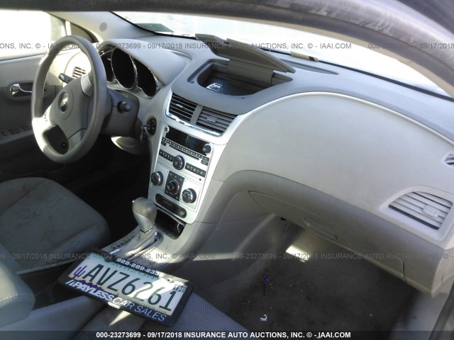 1G1ZA5E02A4121934 - 2010 CHEVROLET MALIBU LS Qara foto 5