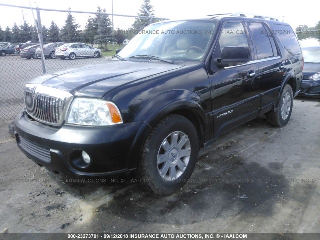 5LMFU28RX4LJ37036 - 2004 LINCOLN NAVIGATOR Schwarz Foto 2