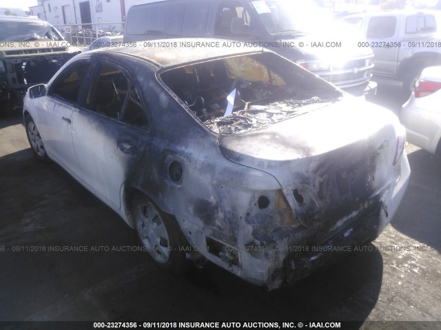 4T4BE46K58R032717 - 2008 TOYOTA CAMRY CE/LE/XLE/SE WHITE photo 3